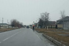 В Лескенском муниципальном районе Кабардино-Балкарской Республики на автомобильных дорогах общего пользования регионального значения ведутся работы по очистке дороги от снега